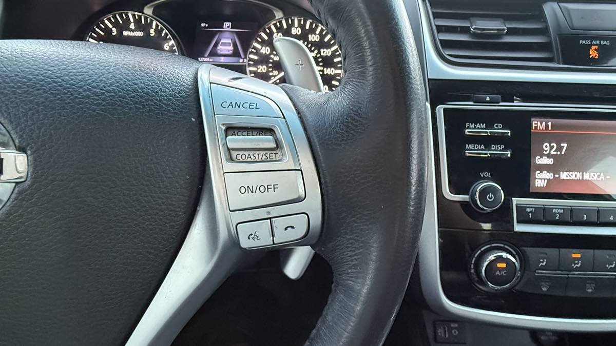 Used 2018 Nissan Altima 2.5 SR FWD image 34