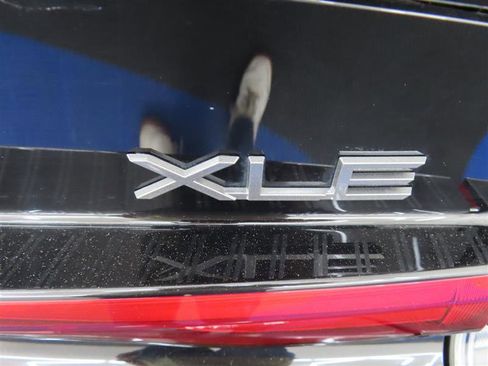 Used 2023 Toyota Prius XLE FWD image 13