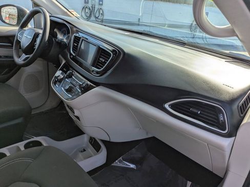 Used 2023 Chrysler Voyager LX image 6