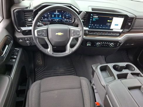 Used 2024 Chevrolet Silverado 1500 LT w/ Z71 Off-Road Package AWD/4WD image 11