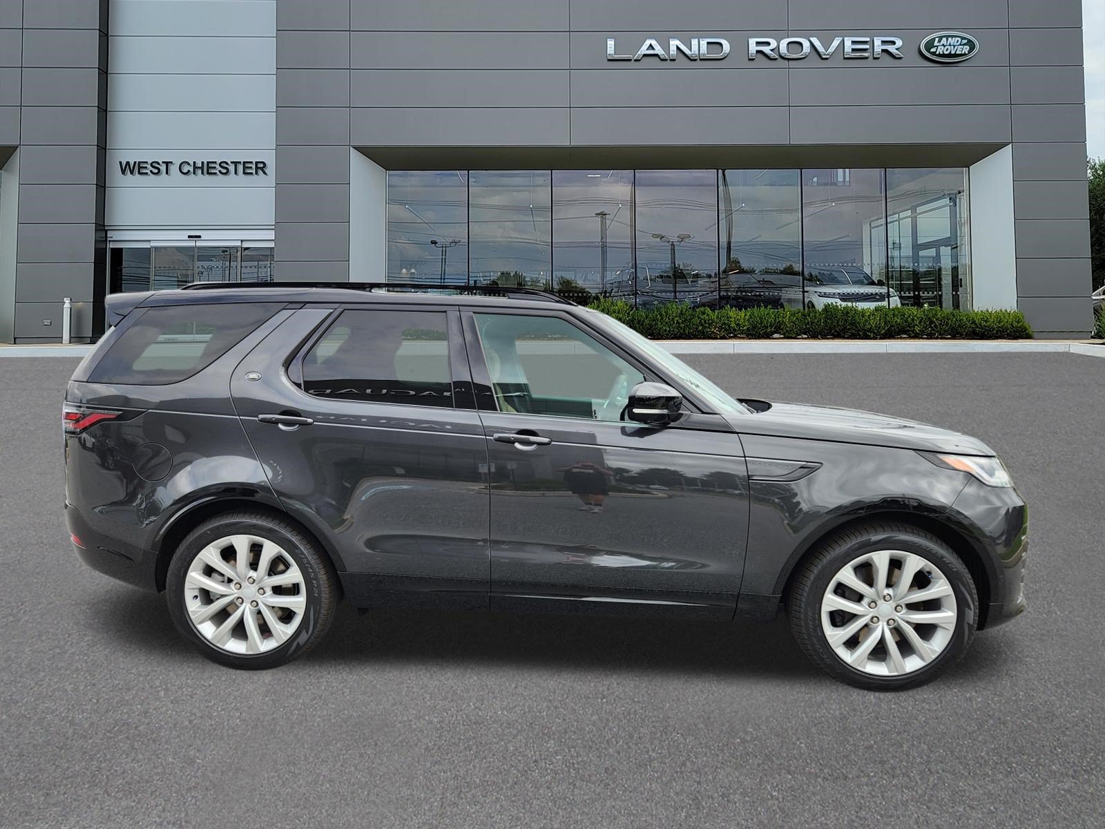 New 2026 Land Rover Discovery Limited Edition AWD/4WD image 6