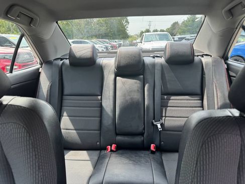 Used 2017 Toyota Camry SE FWD image 17