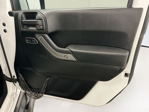 Used 2012 Jeep Wrangler Sport AWD/4WD image 28