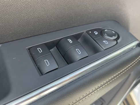 Used 2026 GMC Acadia Elevation w/ Elevation Premium Package FWD image 14