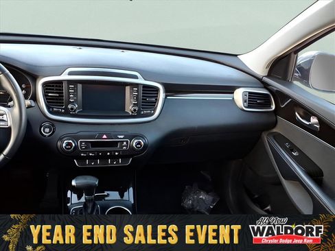 Used 2020 Kia Sorento EX image 12