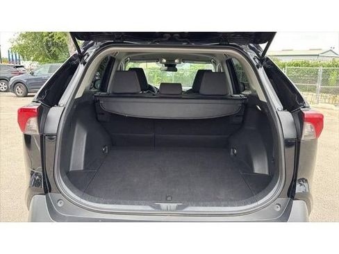 Certified 2025 Toyota RAV4 XLE FWD image 36
