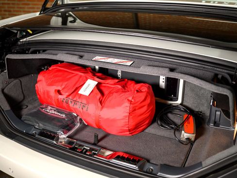 Used 2014 Ferrari California image 18