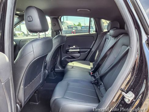 Used 2025 Mercedes-Benz GLA 250 image 9