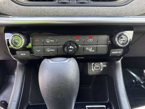 Used 2023 Jeep Compass Sport AWD/4WD image 26