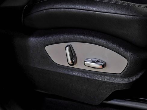 Used 2021 Porsche Macan image 31