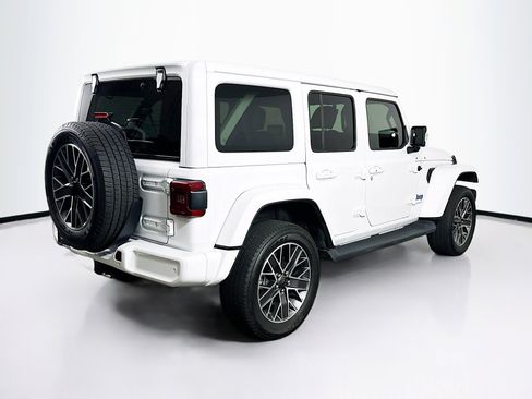 Used 2023 Jeep Wrangler Unlimited Sahara AWD/4WD image 9