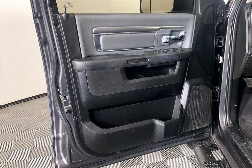 Used 2022 RAM 1500 Classic SLT w/ Electronics Group AWD/4WD image 19