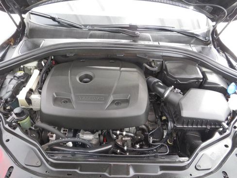 Used 2017 Volvo XC60 T5 Inscription w/ Preferred Option Package FWD image 25