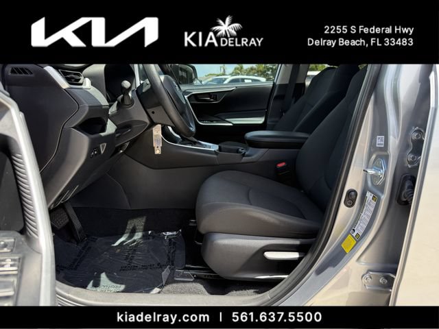 Used 2025 Toyota RAV4 LE FWD image 17