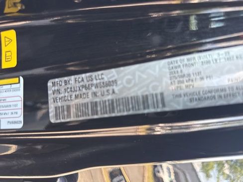 Used 2023 Jeep Wrangler Unlimited Sahara AWD/4WD image 28