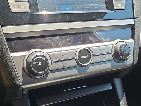 Used 2018 Subaru Outback 2.5i AWD/4WD image 15