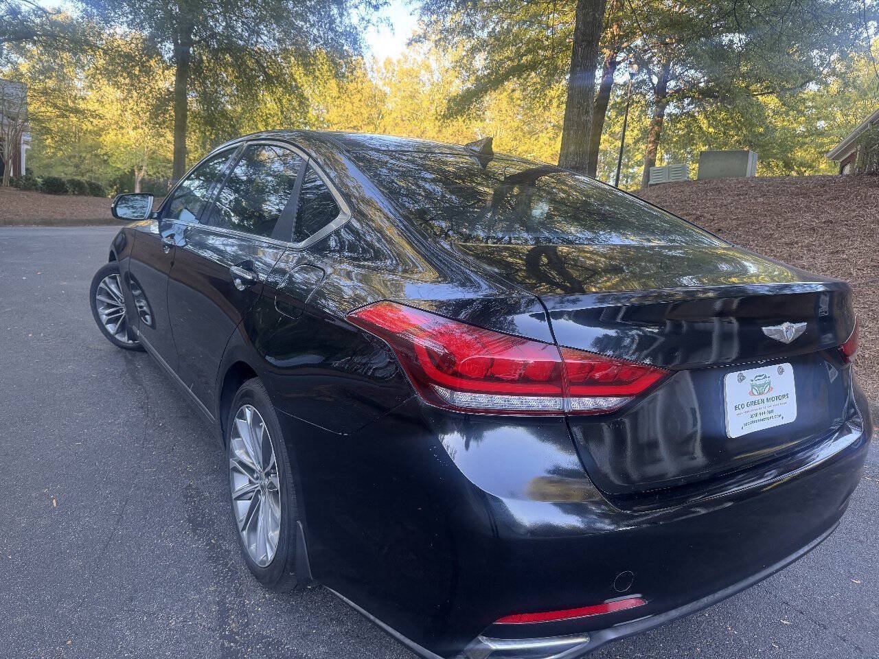 Used 2015 Hyundai Genesis 3.8 RWD image 4