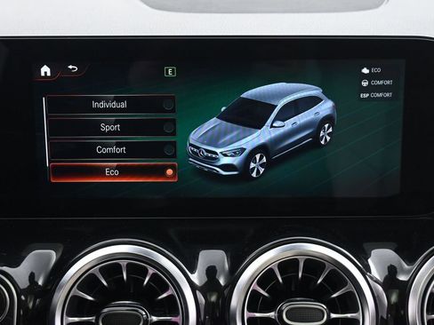 Used 2022 Mercedes-Benz GLA 250 4MATIC w/ Premium Package Lite image 41