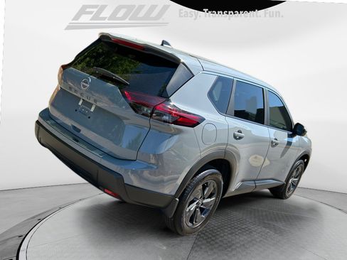 Used 2026 Nissan Rogue SV FWD image 9