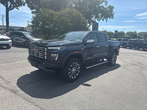 Used 2023 GMC Canyon Denali AWD/4WD image 1