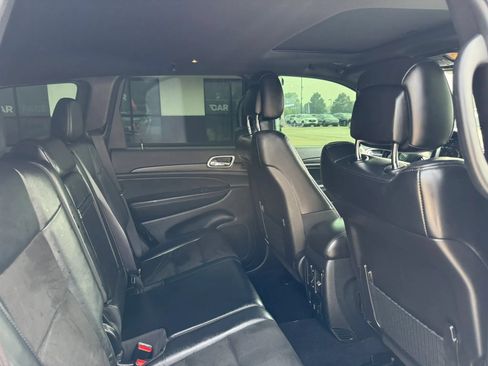 Used 2021 Jeep Grand Cherokee Laredo X AWD/4WD image 24