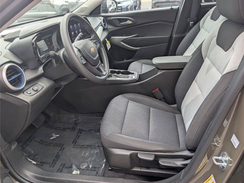 Used 2024 Chevrolet Trax LS FWD image 14