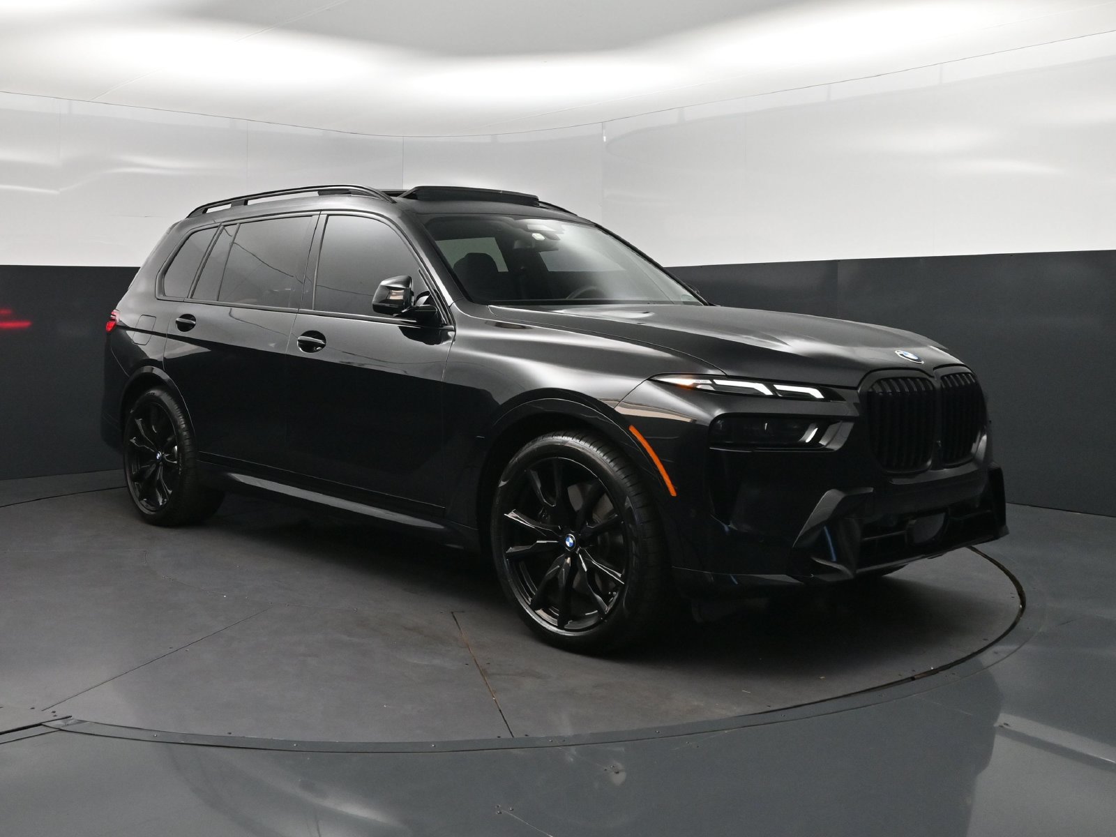Certified 2026 BMW X7 xDrive40i w/ M Sport Package AWD/4WD image 9