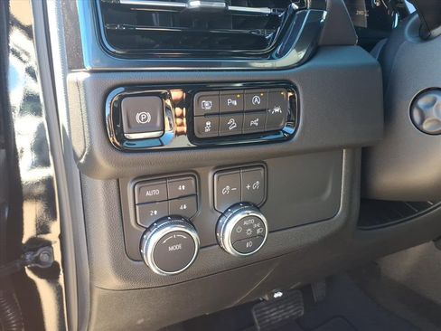 New 2026 GMC Yukon XL AT4 image 18