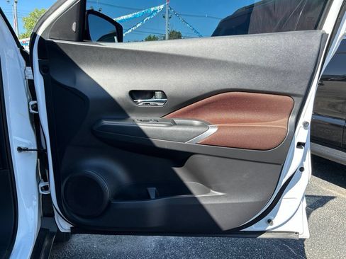 Used 2023 Nissan Kicks SR FWD image 48
