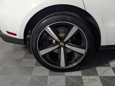 New 2026 Porsche Macan AWD/4WD image 13