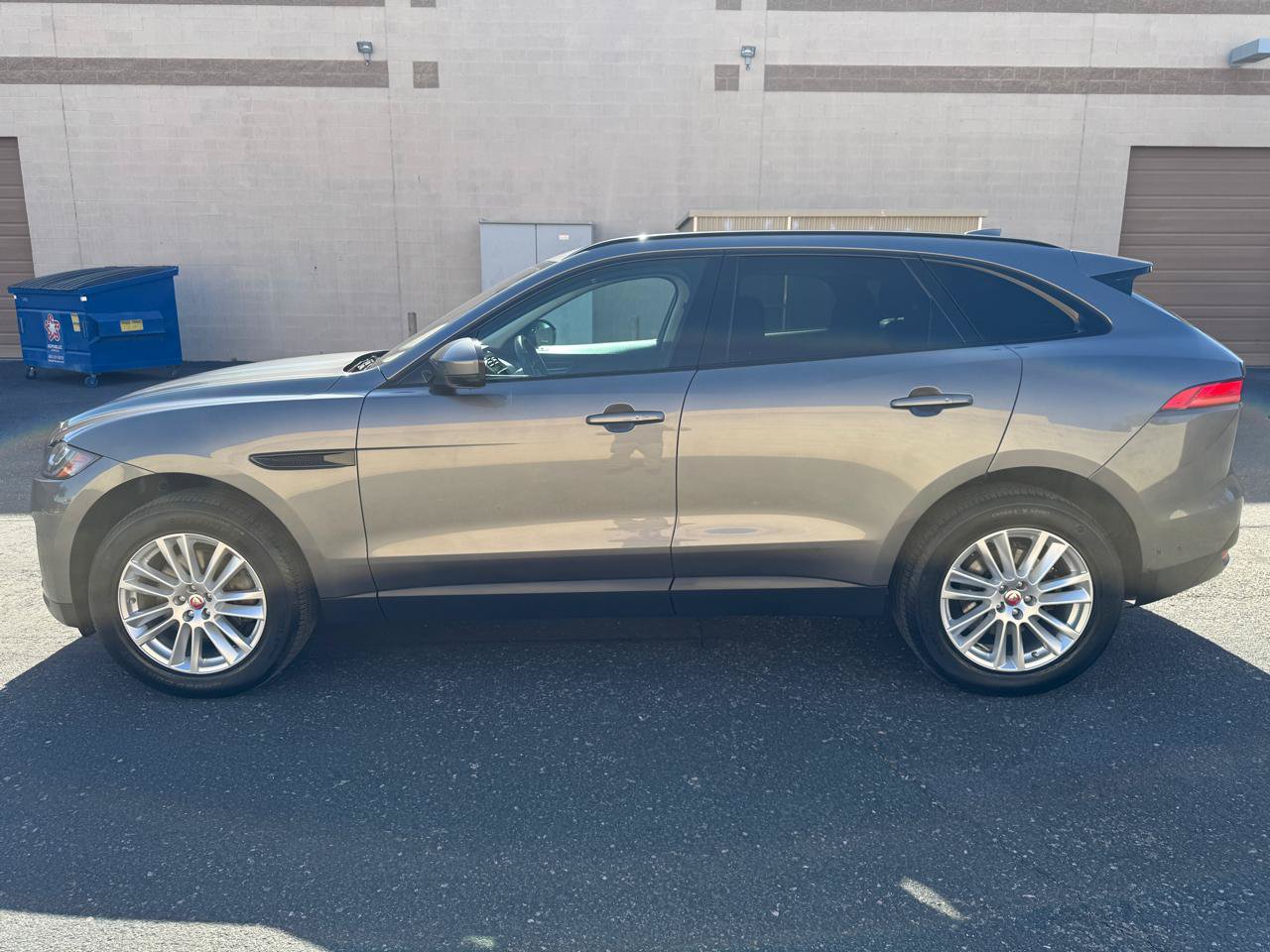 Used 2017 Jaguar F-PACE Prestige AWD/4WD image 5