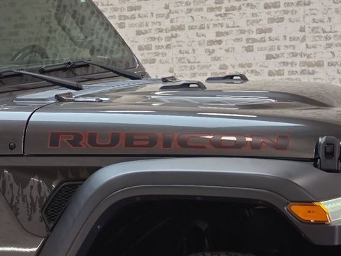 Used 2019 Jeep Wrangler Unlimited Rubicon w/ Dual Top Group AWD/4WD image 9