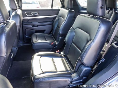 Used 2019 Ford Explorer XLT w/ Equipment Group 202A image 11