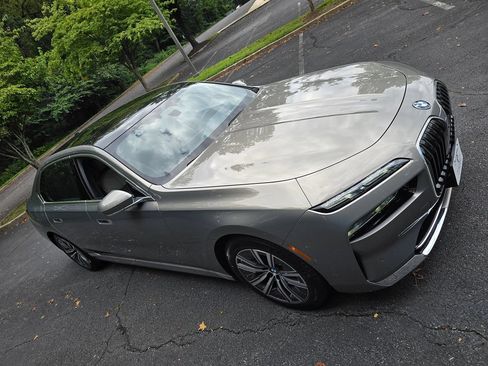 Used 2024 BMW i7 eDrive50 w/ Executive Package RWD image 85