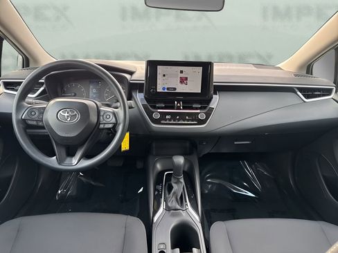 Used 2025 Toyota Corolla LE image 11
