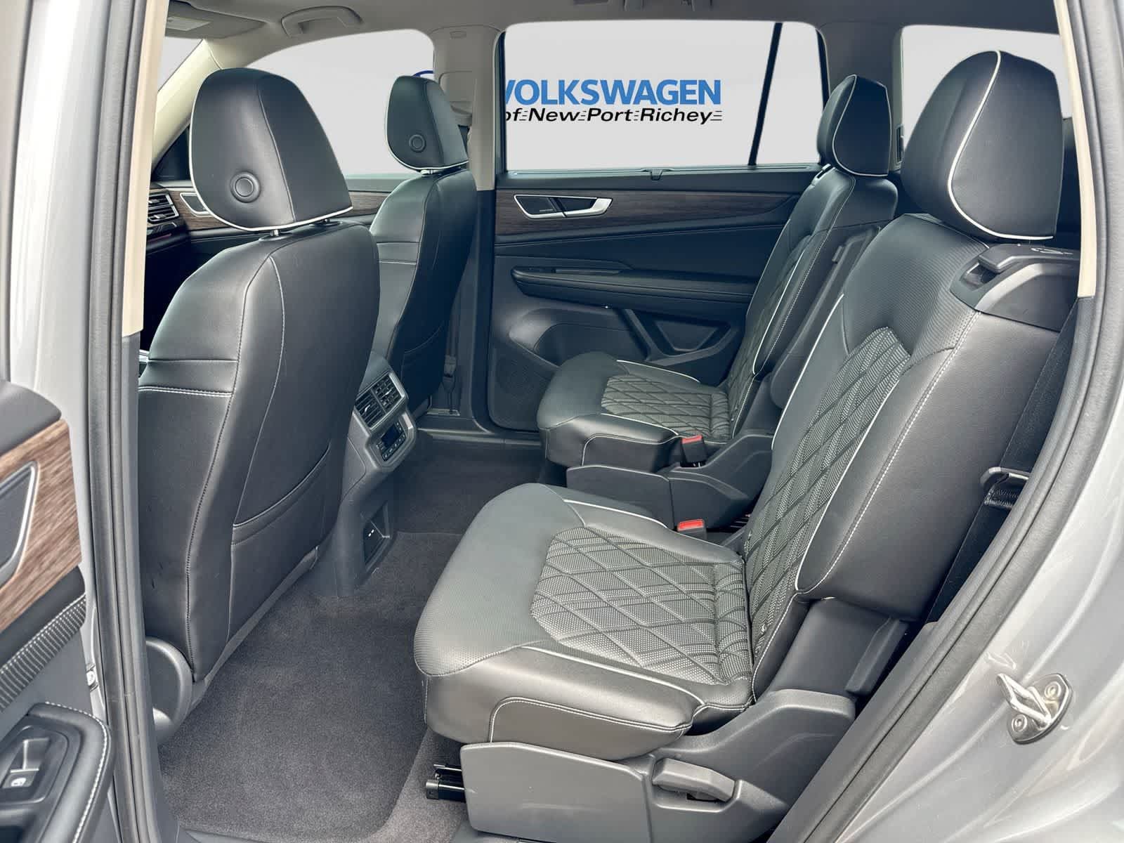 Used 2024 Volkswagen Atlas SEL Premium R-Line AWD/4WD image 26