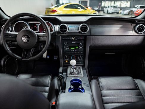 Used 2009 Ford Mustang Shelby GT500 RWD image 10