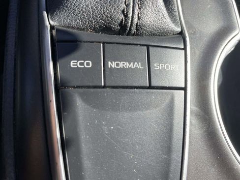 Used 2023 Toyota Camry LE image 41