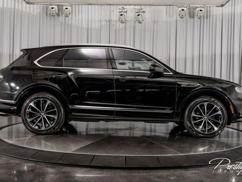 Used 2022 Bentley Bentayga image 20