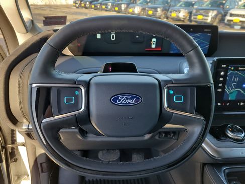 Used 2025 Ford Expedition Platinum w/ Driver's Package image 22