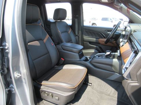 Certified 2023 GMC Canyon AT4 w/ AT4 Premium Package AWD/4WD image 26
