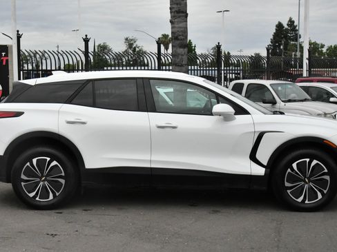 Used 2024 Chevrolet Blazer EV LT AWD/4WD image 9