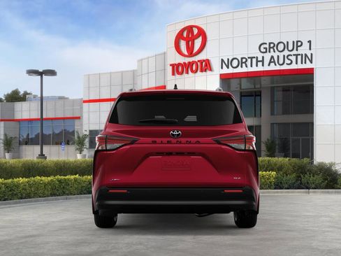 New 2026 Toyota Sienna XLE FWD image 8