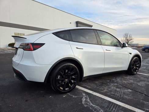 Used 2020 Tesla Model Y Long Range image 8