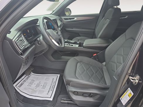 Used 2024 Volkswagen Atlas Cross Sport SE image 22