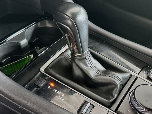 Used 2024 MAZDA MAZDA3 s FWD image 25