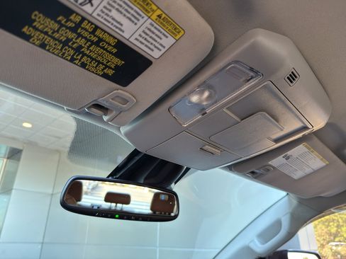 Used 2018 Toyota Tundra SR5 image 32