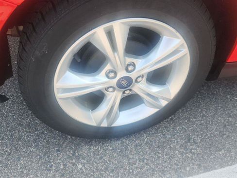 Used 2014 Ford Focus SE FWD image 5