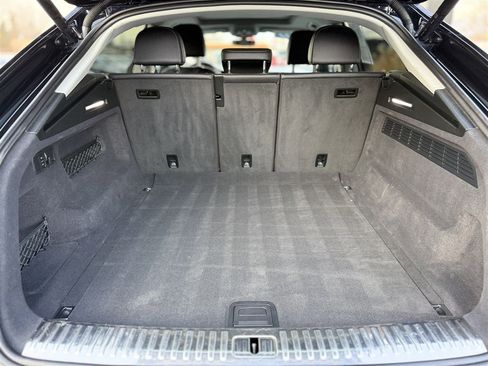 Used 2022 Audi Q8 Prestige w/ Prestige Package image 14