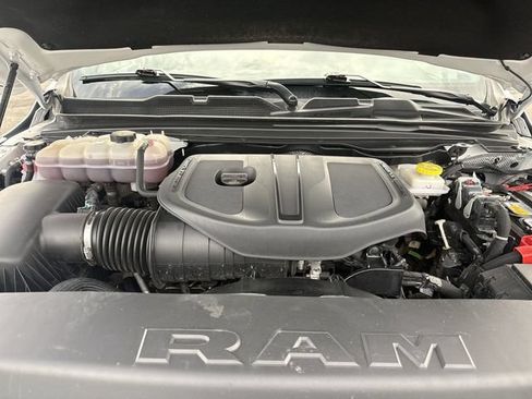 Used 2025 RAM 1500 Laramie AWD/4WD image 25